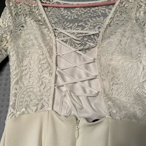 BEBE White lace dress
